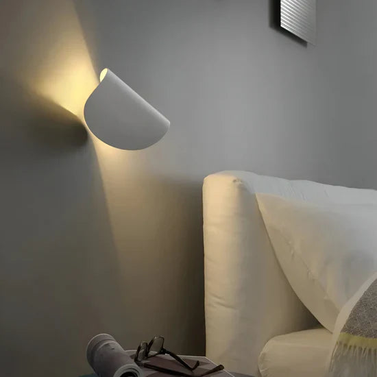 Tovra Rotating LED Wall Lamp