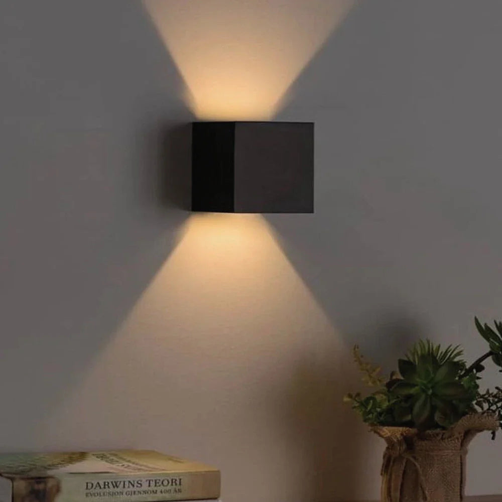 Tiveario Home™ Adjustable Wall Light