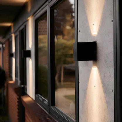 Tiveario Home™ Adjustable Wall Light