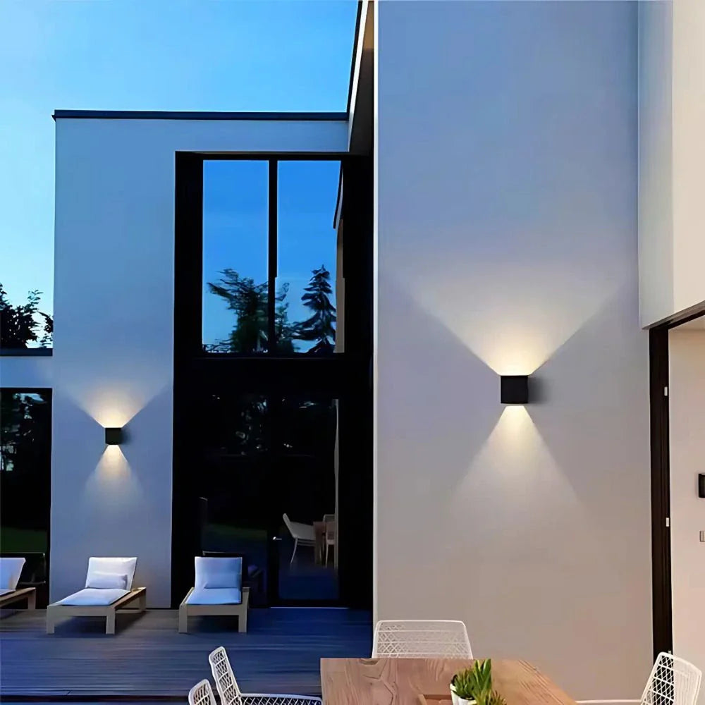 Tiveario Home™ Adjustable Wall Light