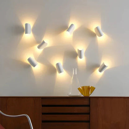 Tovra Rotating LED Wall Lamp