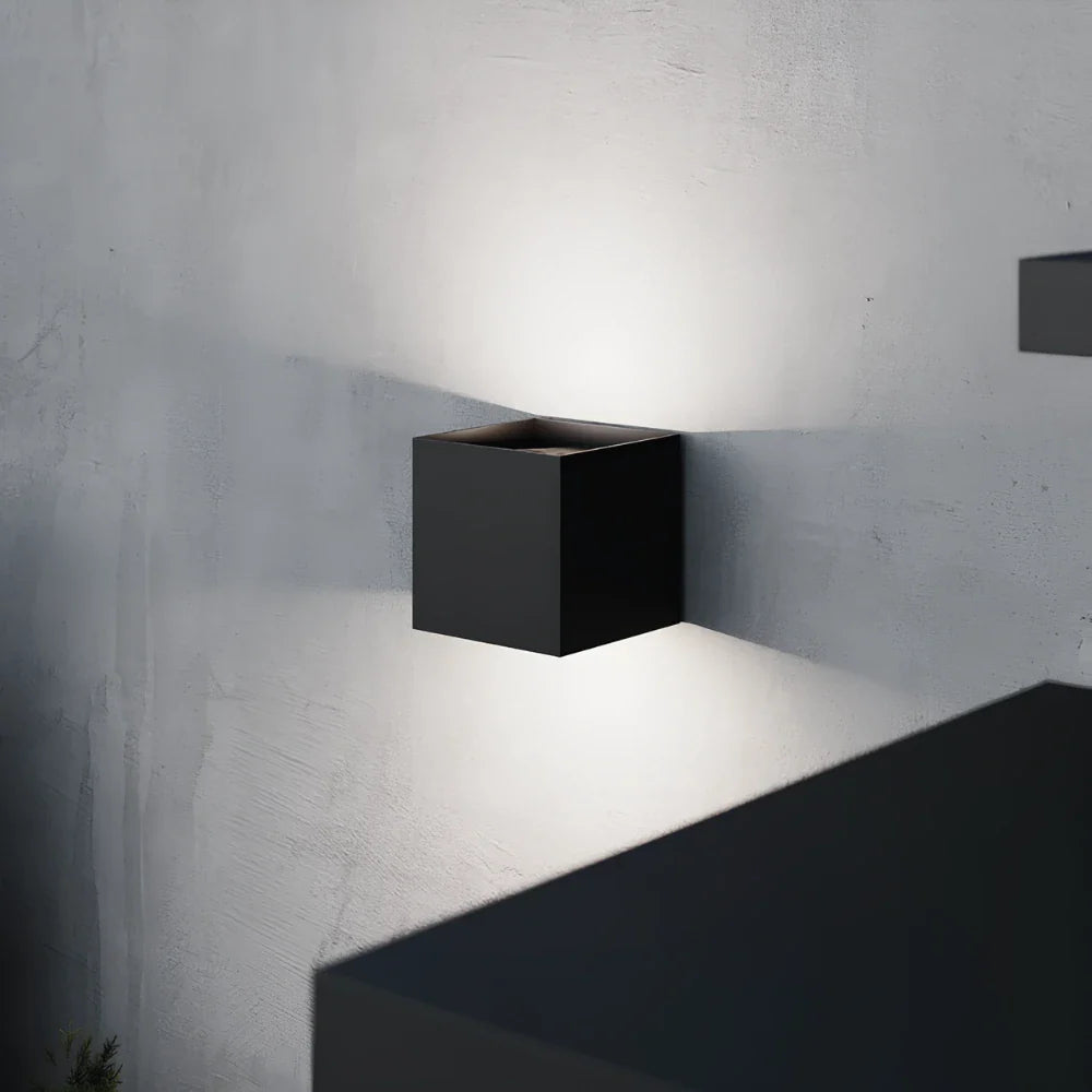 Tiveario Home™ Adjustable Wall Light
