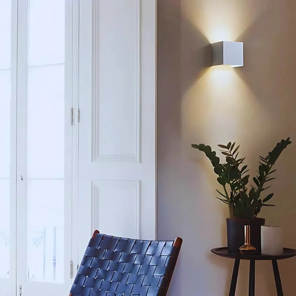 Tiveario Home™ Adjustable Wall Light