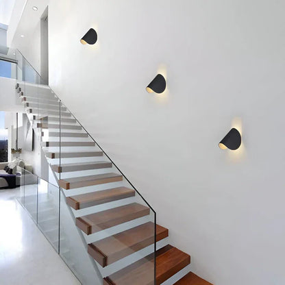 Tovra Rotating LED Wall Lamp