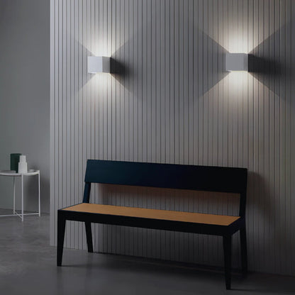 Tiveario Home™ Adjustable Wall Light