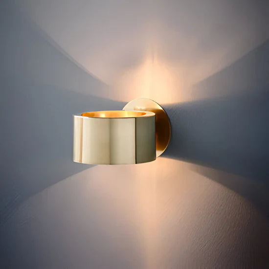 Alecta Golden Minimalist Wall Lamp
