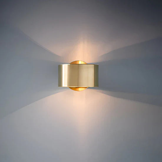 Alecta Golden Minimalist Wall Lamp