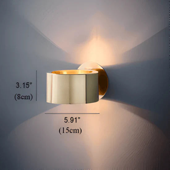 Alecta Golden Minimalist Wall Lamp