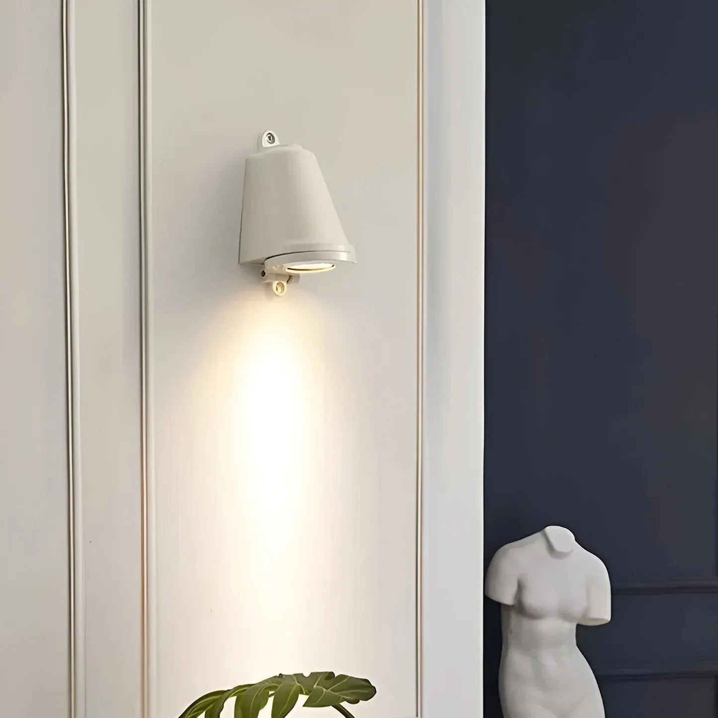 Aureva Minimalist LED Outdoor Wall Lamp
