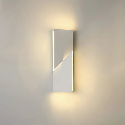 Isara Minimalist Aluminum Wall Lamp