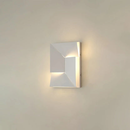 Isara Minimalist Aluminum Wall Lamp