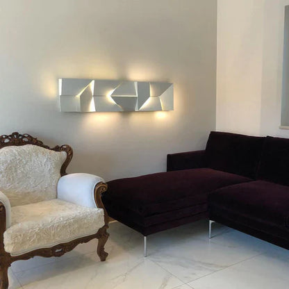 Isara Minimalist Aluminum Wall Lamp