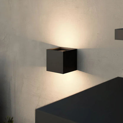 Tiveario Home™ Adjustable Wall Light